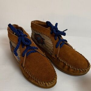 Minnetonka Tan Chukka Boots with Blue Laces